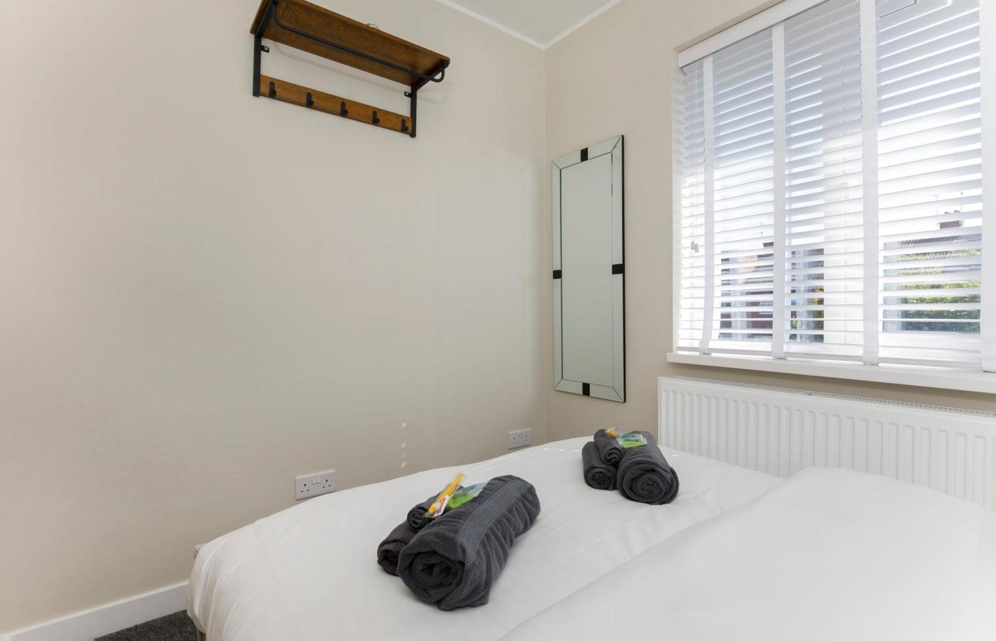 The Dodsworth Modern 4 Bedroom House, Sleeps 8 York Ngoại thất bức ảnh